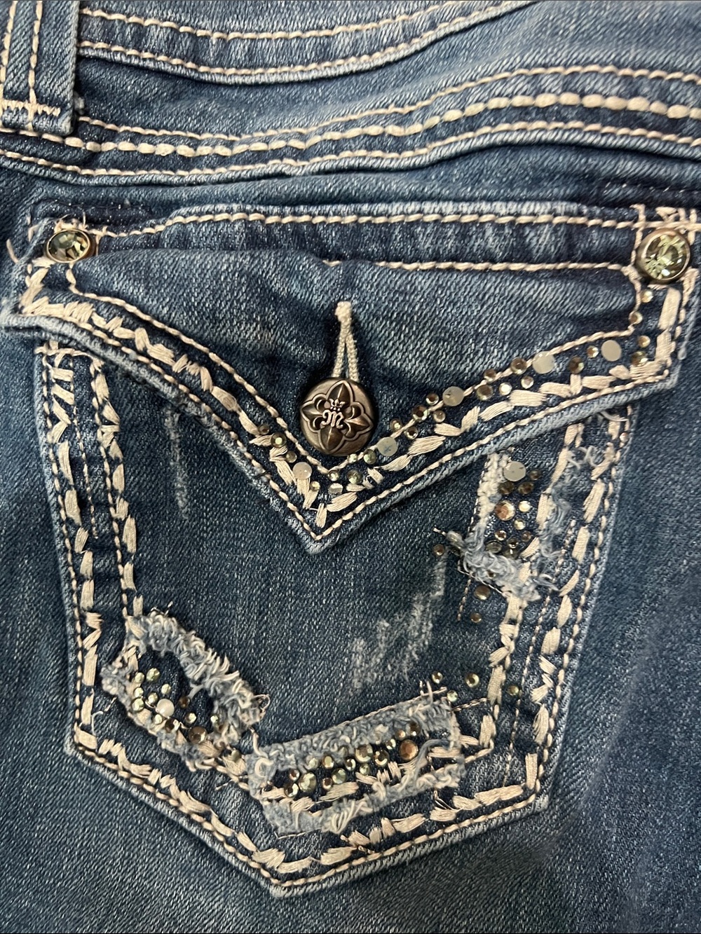 Miss Me Blue cropped Jeans with Embroidered Back Pockets - Picture 8 of 8